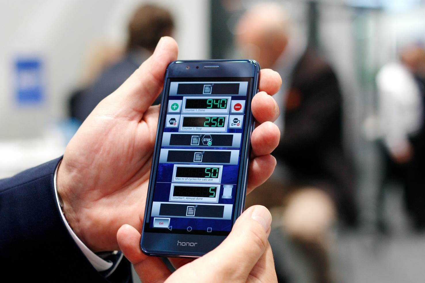 AP&T’s new application, Smart Device Connection, provides current production data right to the user’s watch, cell phone or tablet. 